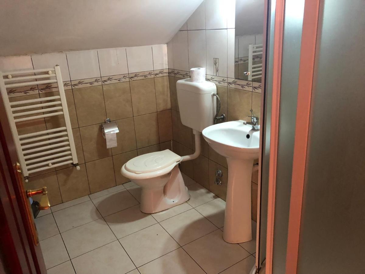 Pension Rozeclas Oradea Exterior photo