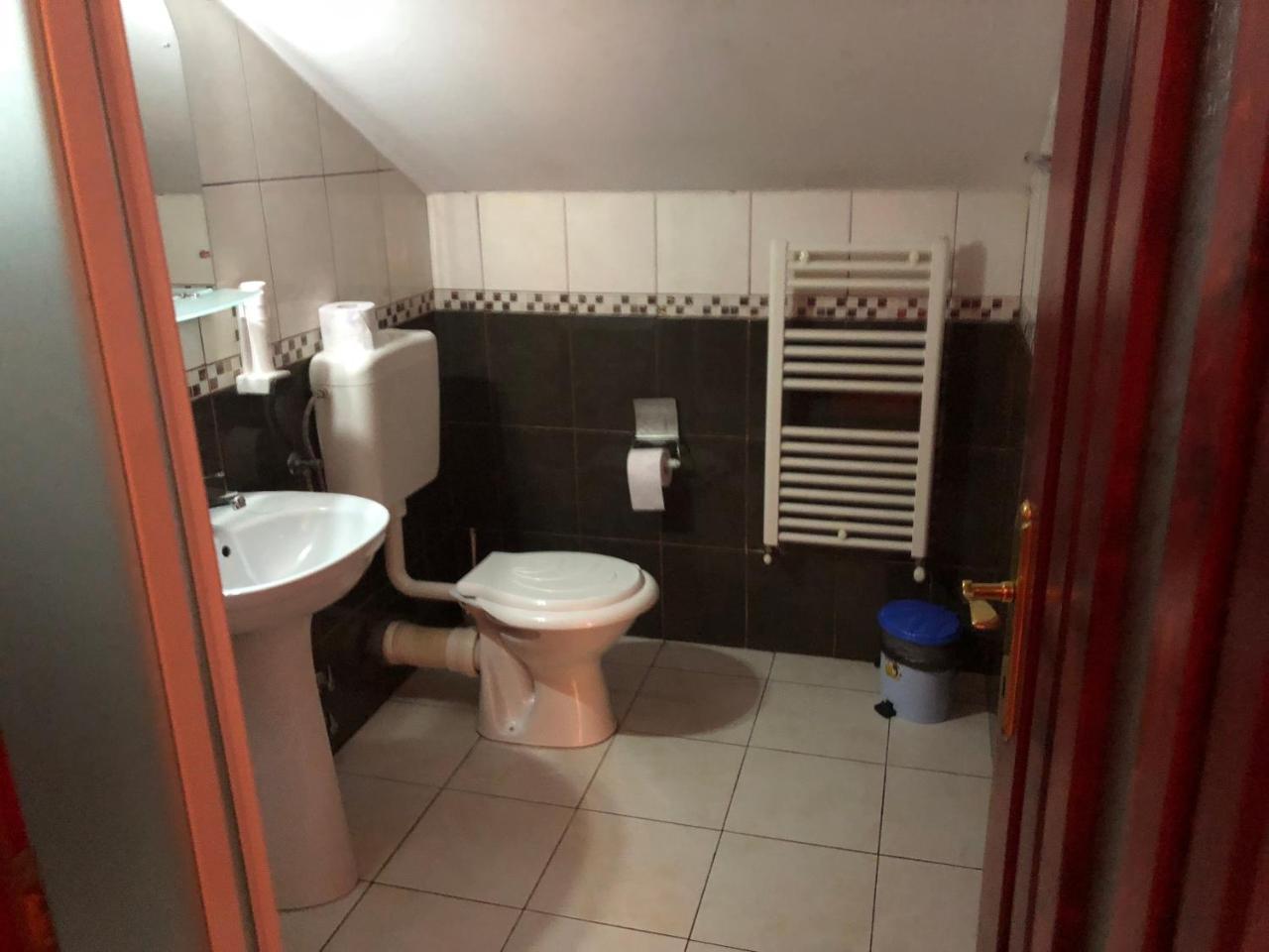 Pension Rozeclas Oradea Exterior photo
